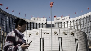 China faces problem in getting its banks to lend more money (c) Qilai Shen