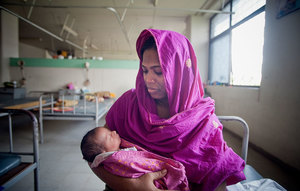 Digital drive against maternal mortality in India (c) UNAA