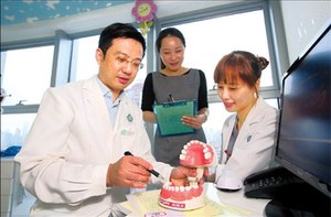 Doctors dentists find private path healthier in China (c) Shanghai Daily