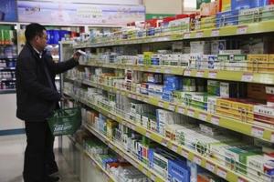 China FDA plans to allow online drug sales (c) Reuters Stringer