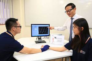Smart sensor can be woven into bandages for real time monitoring   Singapore (c) NUS OpenGov