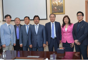 KT signs MOU to improve Kazakhstans medical care (c) Business Korea