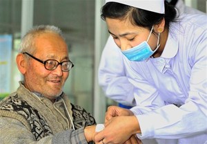 Crisis in Chinas elderly care as nurses are hard to find (c) Shanghai Daily