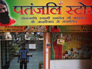 Patanjali ties up with e tailers to push products online (c) ET Healthworld