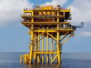 Vietsovpetro starts oil field off Vietnam (c) Vietsovpetro