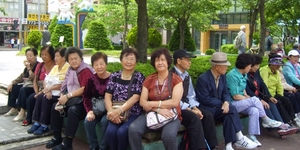 Old people in Korea2 (c)Business Korea