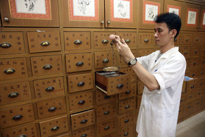 China to boost nonprofit TCM services (c) China Daily