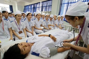 Japan seeks more Vietnamese nurses orderlies for ageing population (c) Tuoi Tre