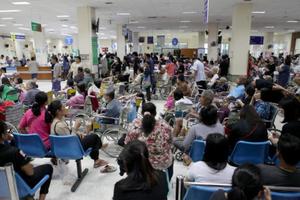 Thai healthcare on life support  (c) Bangkok Post